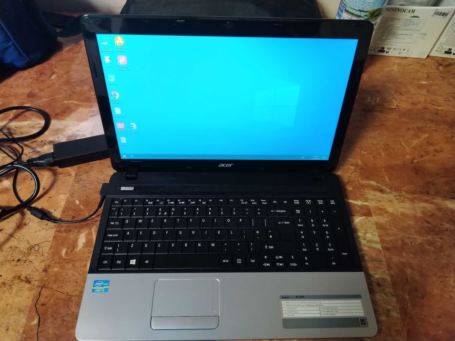 продава лаптоп acer aspire I5///15,6 дисплеи/модел 3210M.