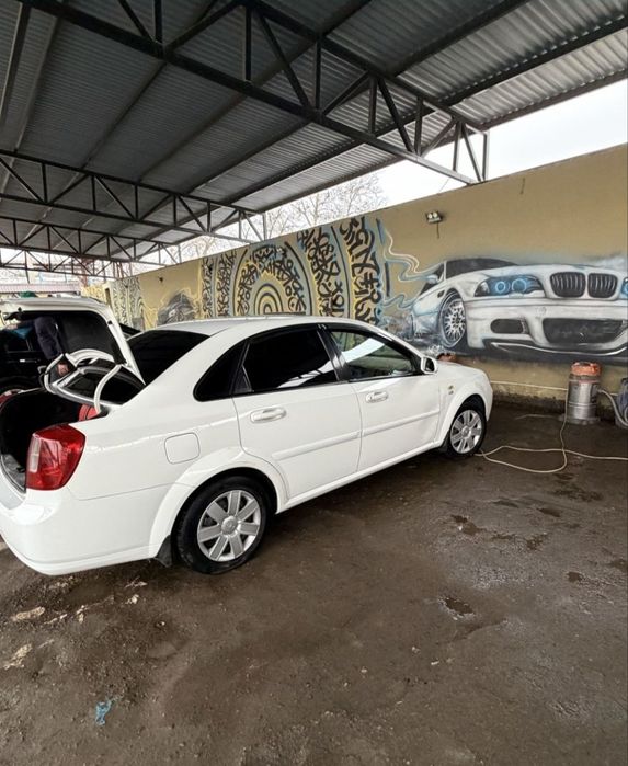 Lasetti.  Ласетти