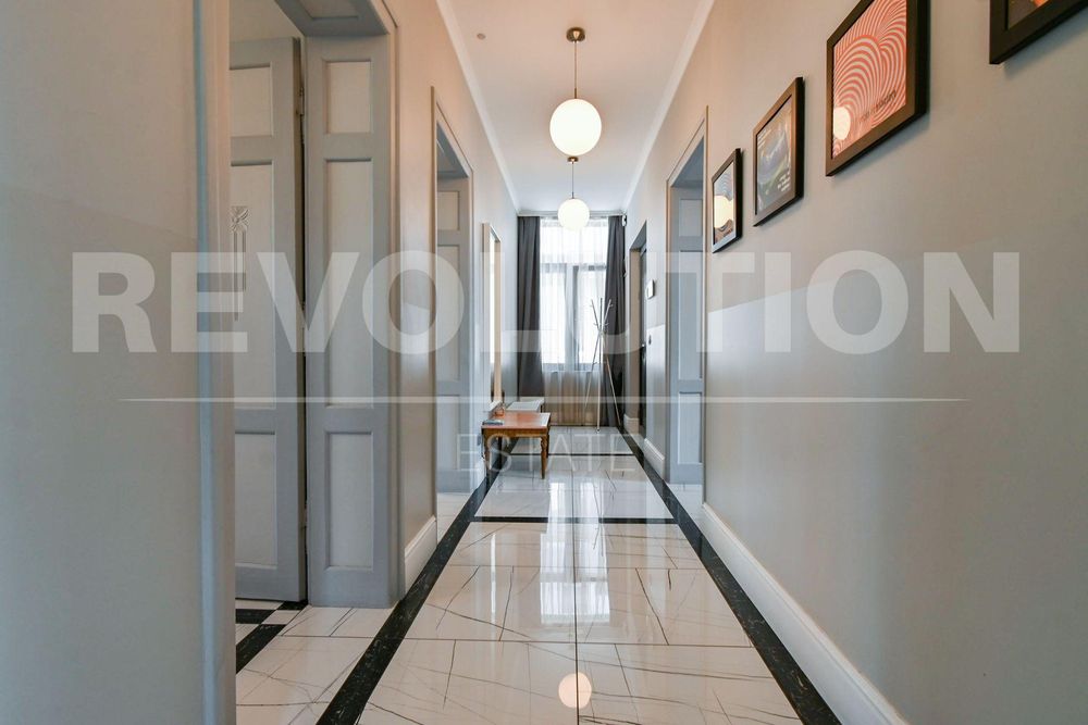 Продава се Тристаен апартамент в София, Център - 123 кв.м за 3171 €/кв.м - Снимка #13