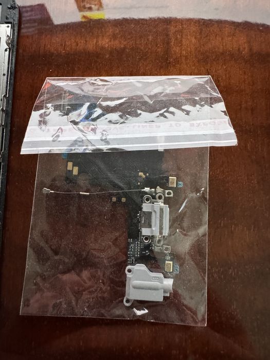 Дисплей и Чарджинг порт за iPhone 6s