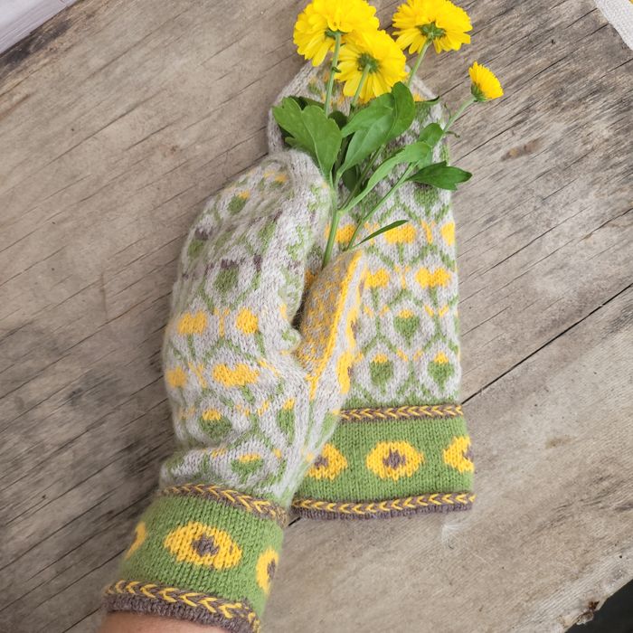 Варежки жаккардовые