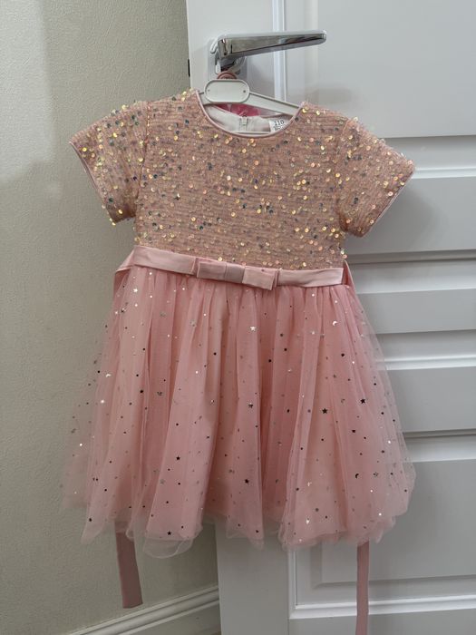 Продам паздничное платье для девочки