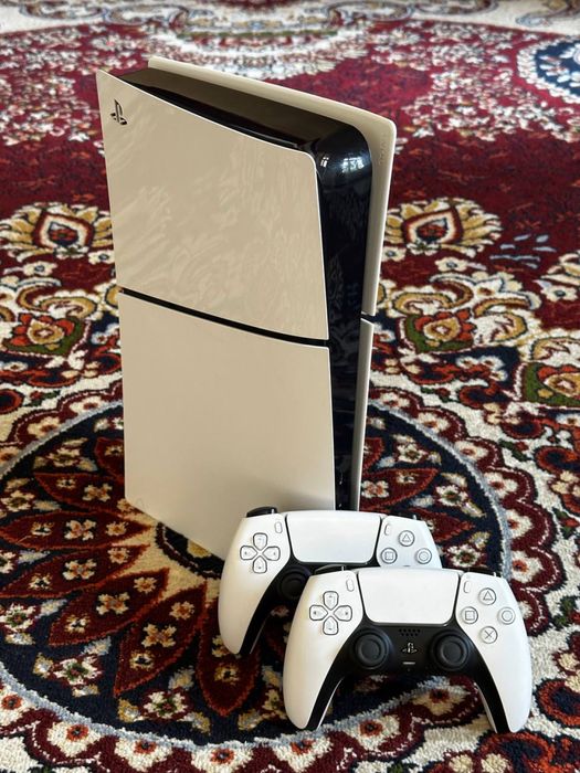 Play Station 5 Slim