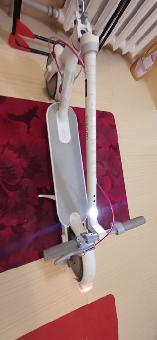 Продается Электросамокат Xiaomi Electric Scooter 3 Lite.
