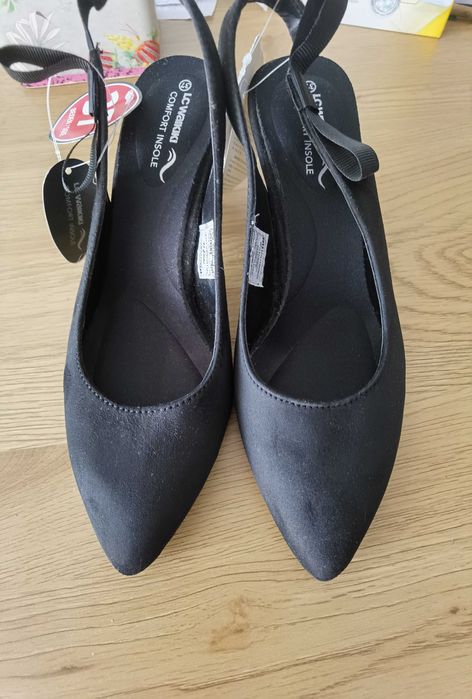 Дамски обувки 37 номер, нови, нисък ток