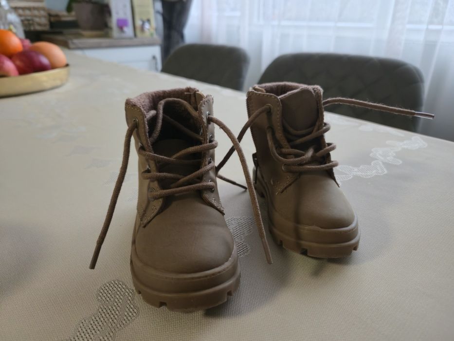 Нови бебешки боти H&M р-р 20-21