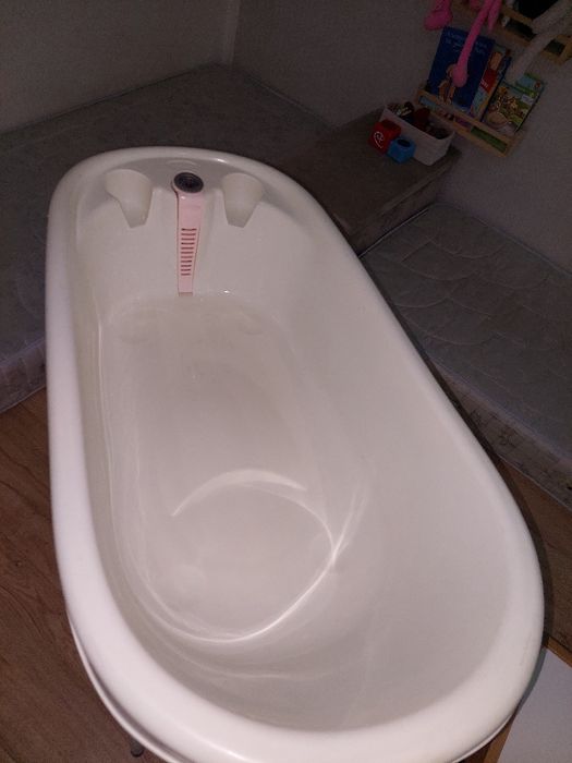 Бебешка ваничка със стойка