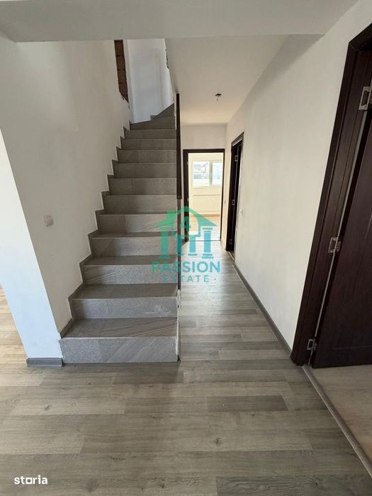 Casa / Vila cu 5 Camere, Tarlungeni, Strada Izvorului