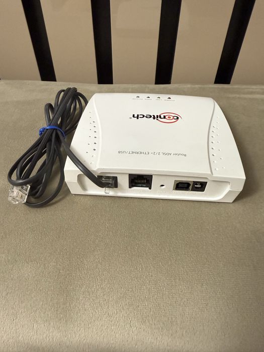 Router alb nou.    .