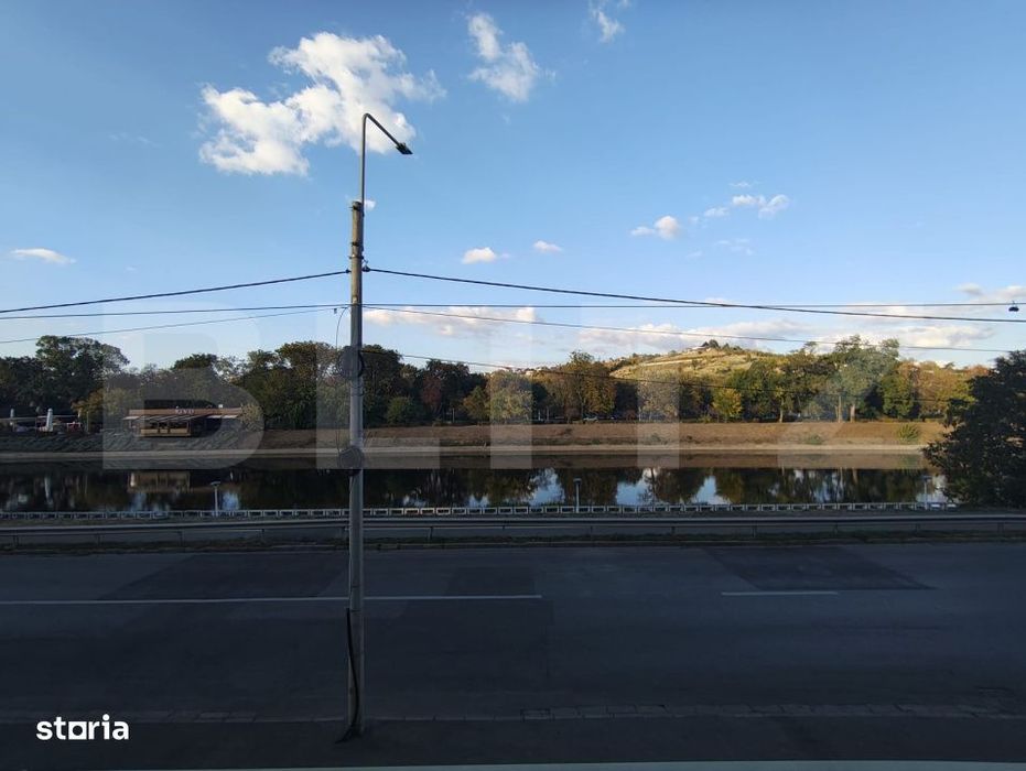 Apartament in zona ultracentrala cu vedere spre Crisul Repede