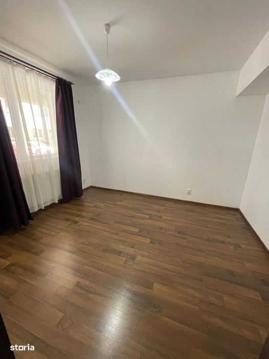 Apartament 3 camere cu curte proprie – gata de mutat!