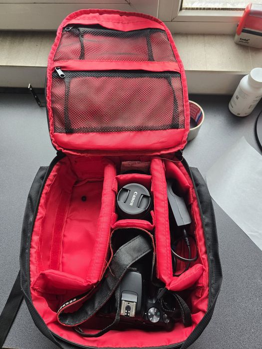 Canon 250D cu 2 obiective