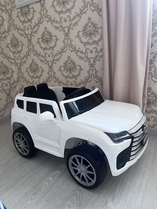 Детская машина Лексус