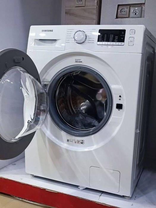 Стиральная машина Samsung с инверторным мотором, до 1400 об/мин