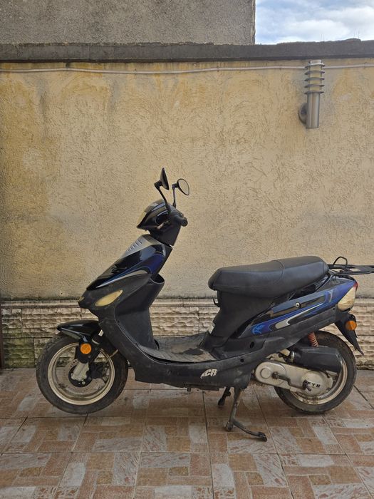 Скутер 50 кубика със регистрация