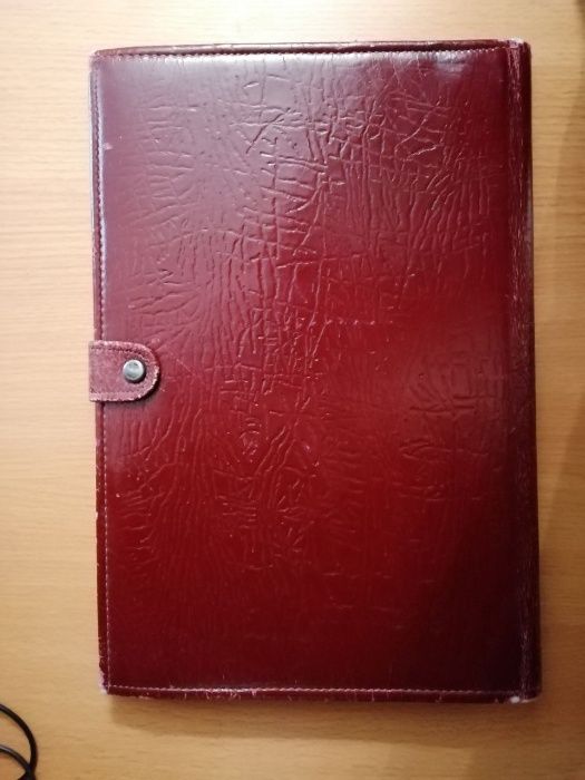 Кожаные папки для документов