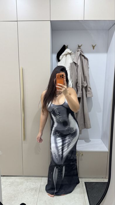 Продаю ПЛАТЬЕ шикарное