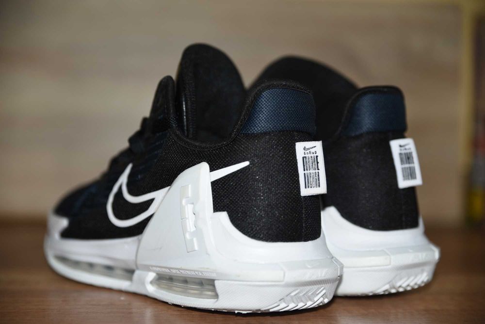Nike Lebron James оригинални маратонки 41 номер