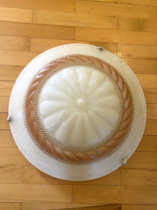 Aplica lustra corp de iluminat