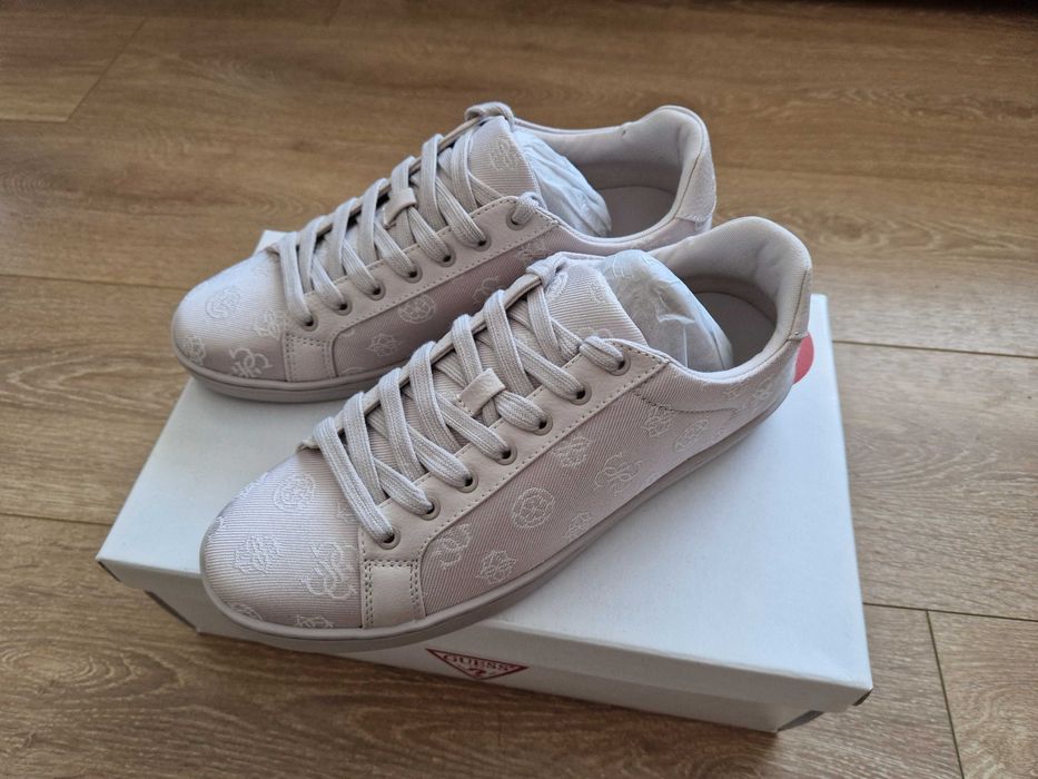 Guess сникърси нови