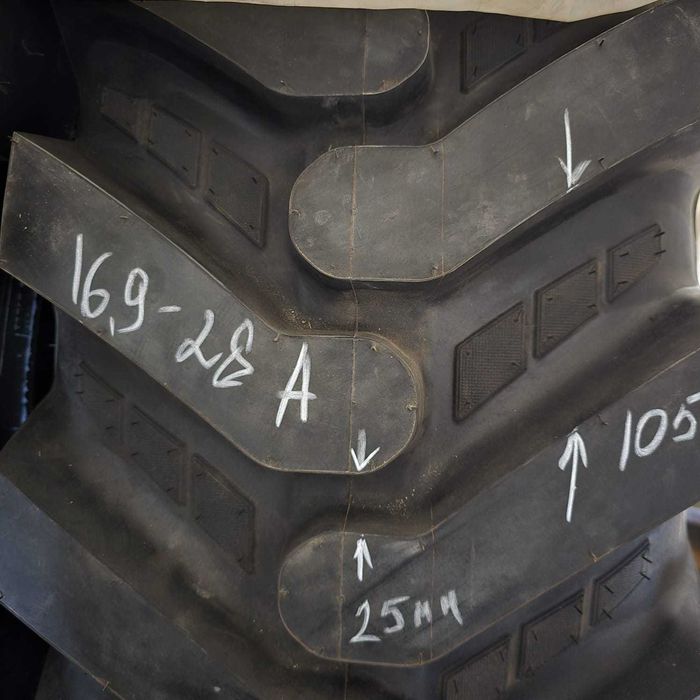 Шины 16.9-28 для экскаватора погрузчика Apollo