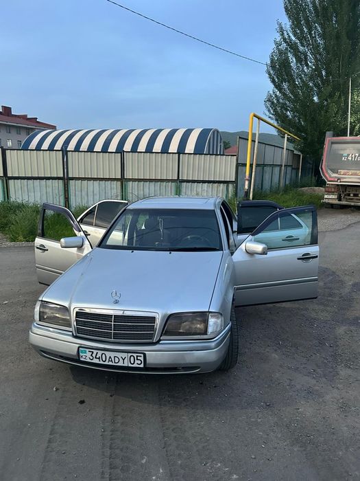 Mercedes C180 W202