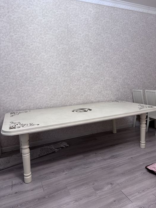 Қонақ бөлмеге арналған стол