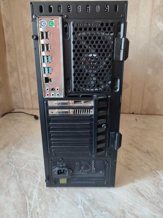 Продаю отличный игровой комплект.