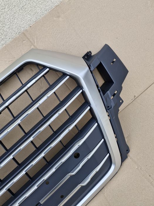 Grila centrala Audi Q7 NOUA 2016-2019