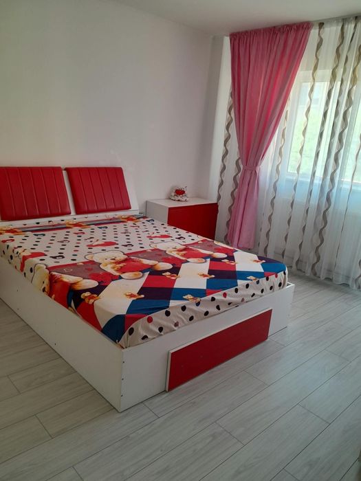 Închiriez apartament