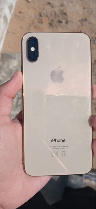Phone xs gold 64gb