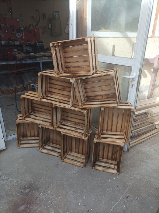 Дървени щайги за декорация