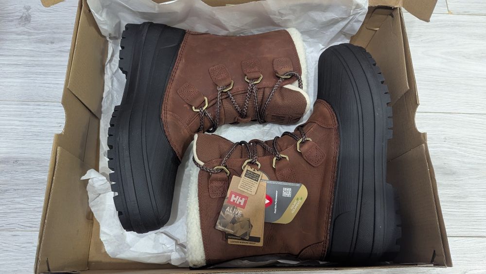 Vând bocanci Helly Hansen Varanger