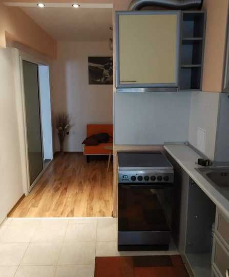 Дава се под наем Двустаен апартамент в Бургас, Възраждане - 42 кв.м за 165 € - Снимка #2