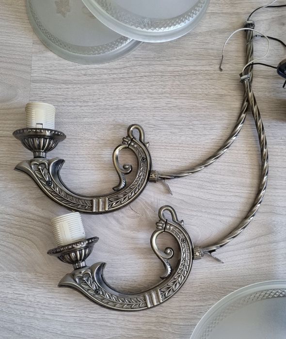 Продаётся люстра.