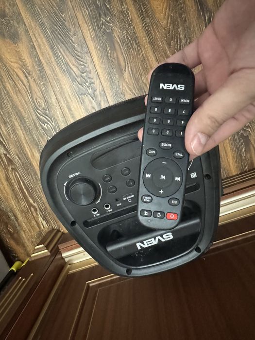 Продам большую Bluetooth колонку.