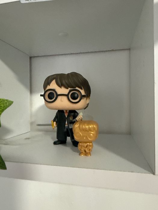 Harry Potter Funko pop + Gold Harry Potter Kinder