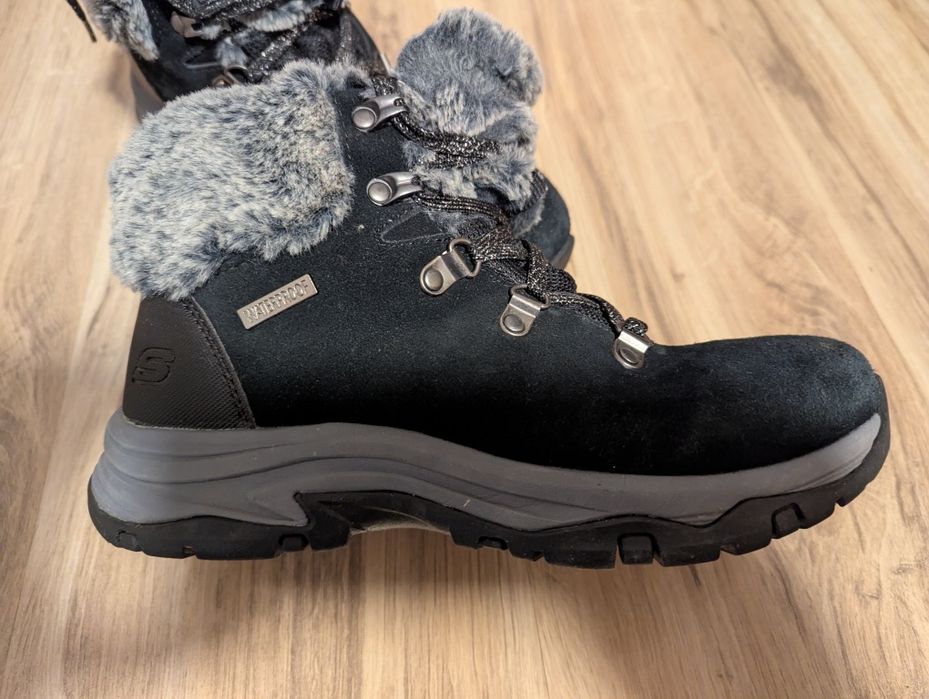 Skechers TREGO FALLS FINEST  Зимни дамски обувки 37 размер