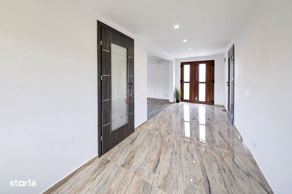 Casa renovata 2024 cu 2 apartamente