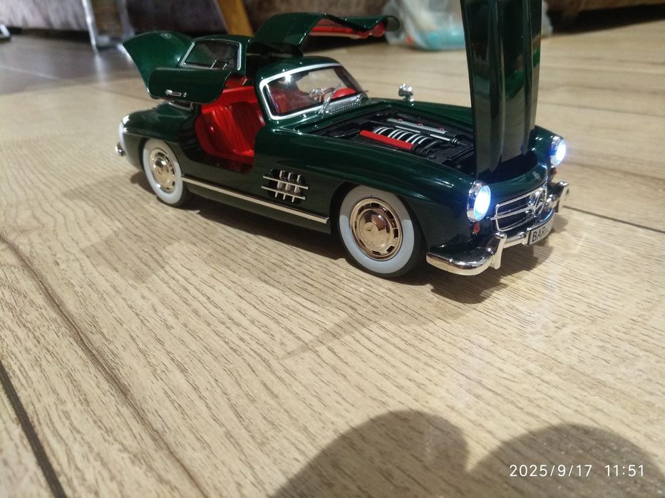 Модель 1:24 mercedes 300sl