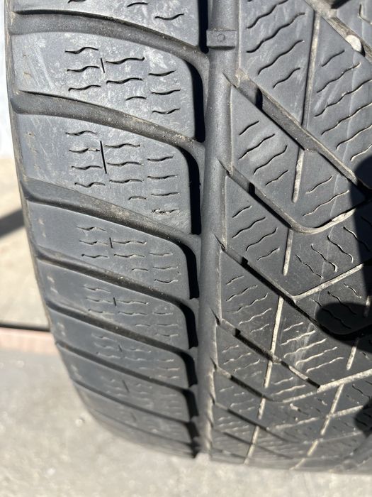 2 бр. зимни гуми 245/40/18 Pirelli MO DOT 3422 4,5 mm
