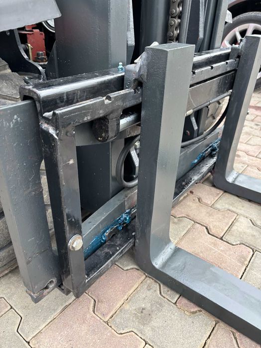 Stivuitor - Motostivuitor Linde H20T-01 GPL Anul fabricației: 2005