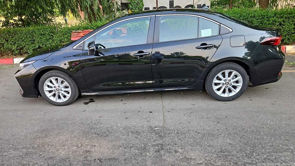 TOYOTA Corolla 2023 — imagine 2