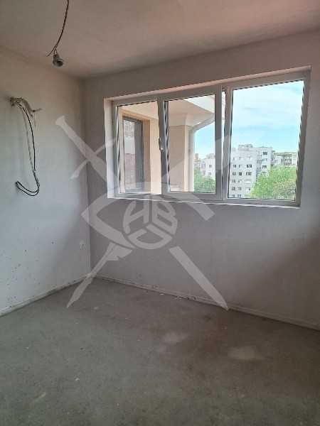 Продава се Тристаен апартамент в Пловдив, Остромила - 90 кв.м за 1267 €/кв.м - Снимка #2