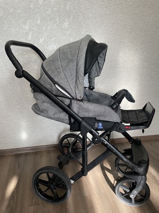 Продам коляску 3в1 Adamex