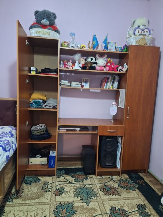 Стол для детей со шкафом