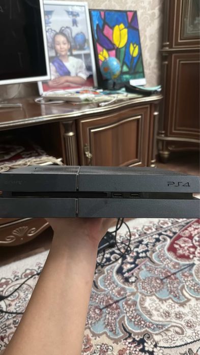 Продается Playstation 4