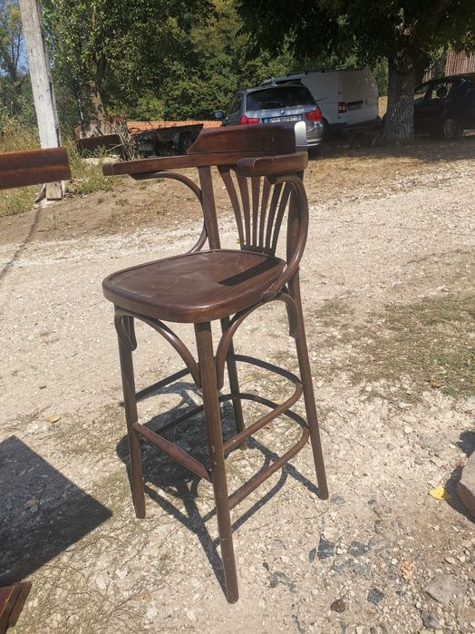 Masă de cafea cu doua scaune
