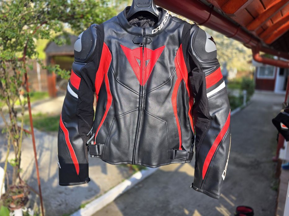 Geaca moto piele premium DAINESE AVRO 4 50 M sport