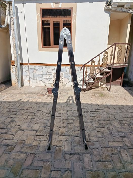 Продается совершенно новая  лестница- стремянка